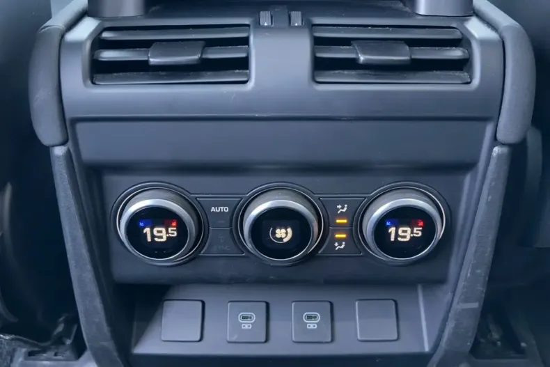 Land Rover Defender din 2022 cu 56.000 km - oferta LAN121716 - foto 22