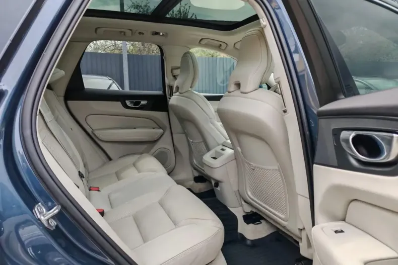 Volvo XC60 din 2021 cu 88.500 km - oferta VOL121718 - foto 8