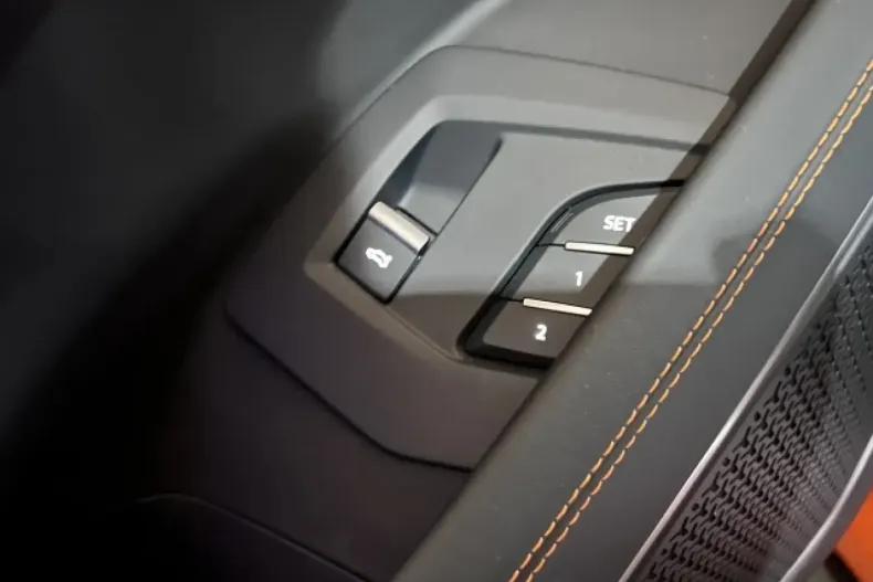 Lamborghini Urus din 2022 cu 60.000 km - oferta LAM121736 - foto 24