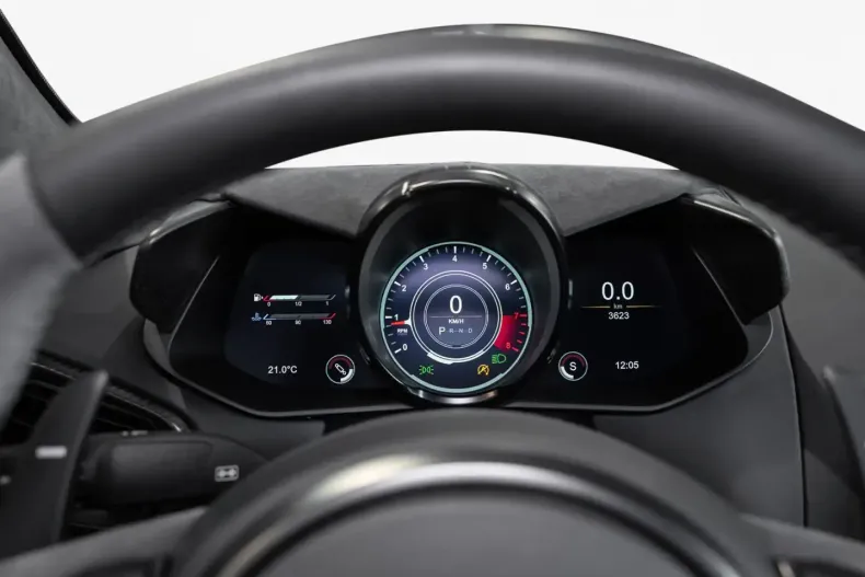 Aston Martin V8 Vantage din 2023 cu 3.650 km - oferta AST121737 - foto 8