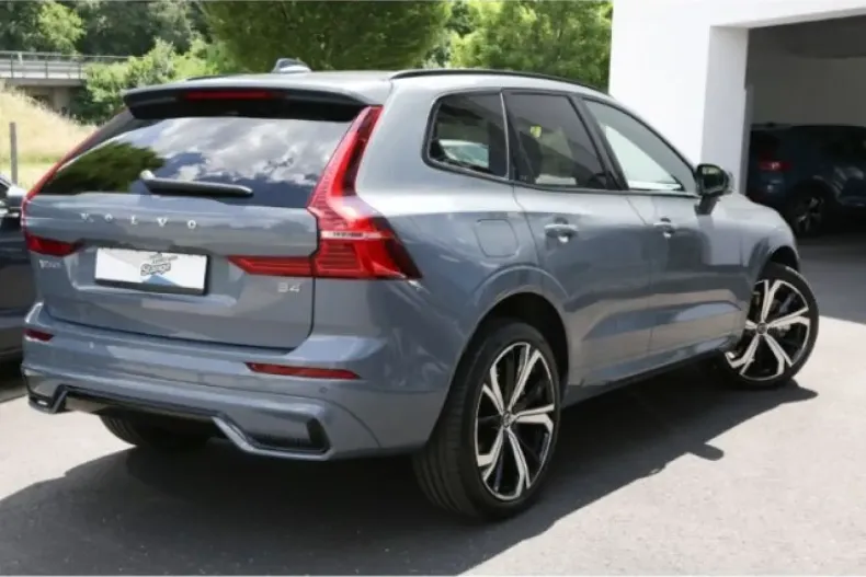 Volvo XC60 din 2022 cu 29.900 km - oferta VOL121740 - foto 3