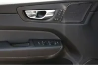 Volvo XC60 din 2022 cu 29.900 km - oferta VOL121740 - foto 13