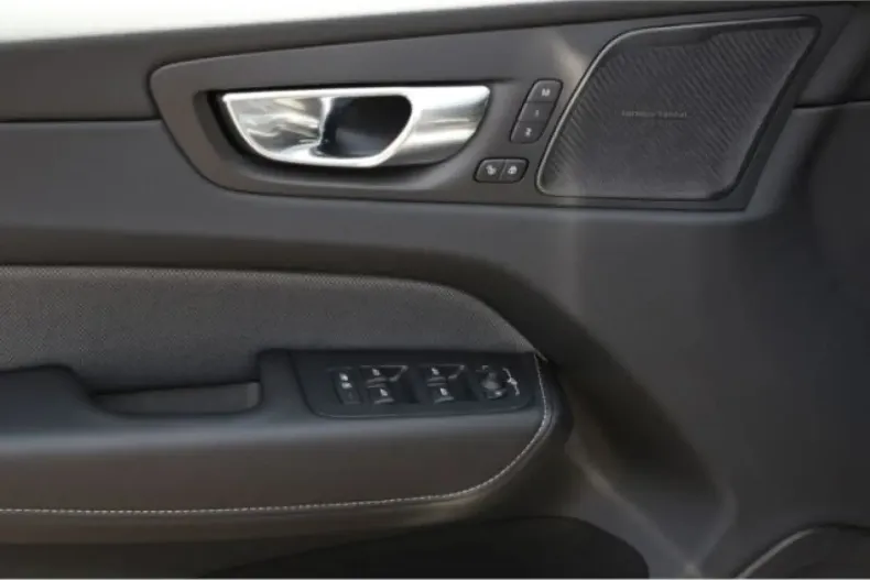 Volvo XC60 din 2022 cu 29.900 km - oferta VOL121740 - foto 13