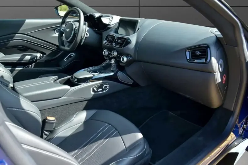 Aston Martin V8 Vantage din 2022 cu 14.200 km - oferta AST121741 - foto 14