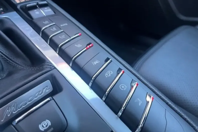 Porsche Macan din 2021 cu 83.900 km - oferta POR121744 - foto 2