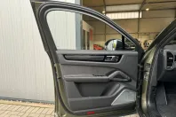 Porsche Cayenne din 2023 cu 44.900 km - oferta POR121745 - foto 16