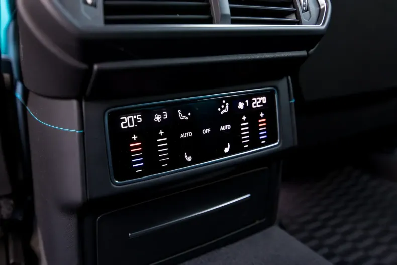 Lamborghini Urus din 2020 cu 43.500 km - oferta LAM121750 - foto 36