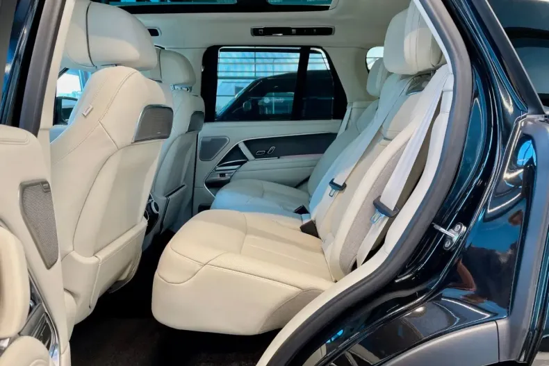 Land Rover Range Rover din 2024 cu 9.412 km - oferta LAN121751 - foto 21