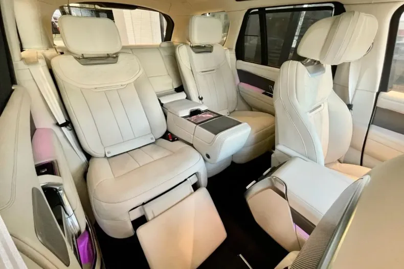 Land Rover Range Rover din 2024 cu 9.412 km - oferta LAN121751 - foto 24