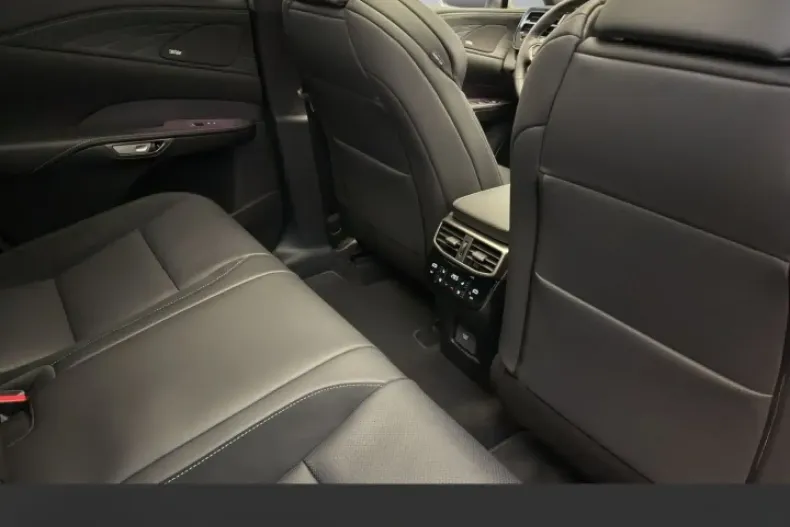 Lexus RX 500 din 2024 cu 10 km - oferta LEX121762 - foto 10