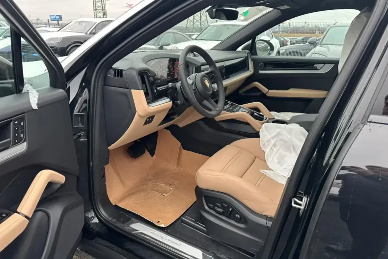 Porsche Cayenne din 2025 cu 50 km - oferta POR121768 - foto 6