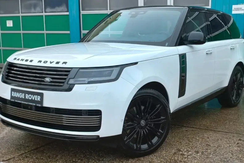 Land Rover Range Rover din 2023 cu 32.000 km - oferta LAN121776 - foto 1