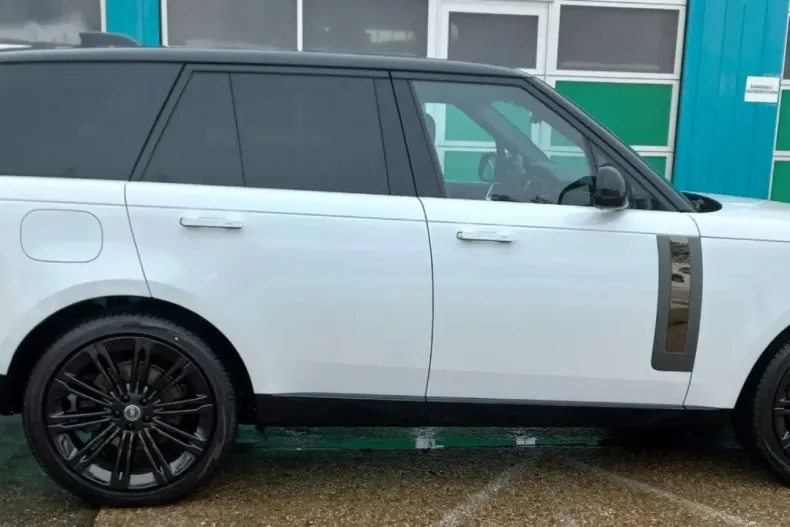 Land Rover Range Rover din 2023 cu 32.000 km - oferta LAN121776 - foto 3