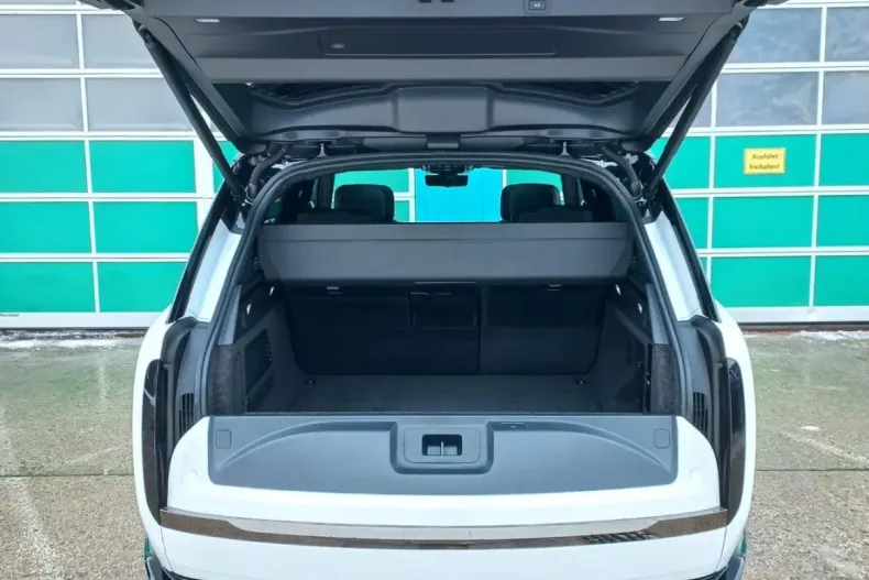 Land Rover Range Rover din 2023 cu 32.000 km - oferta LAN121776 - foto 6