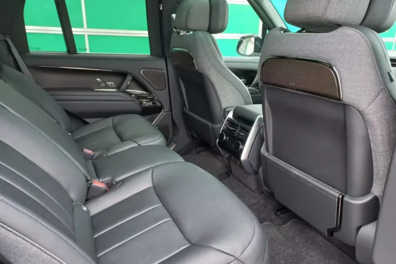 Land Rover Range Rover din 2023 cu 32.000 km - oferta LAN121776 - foto 19