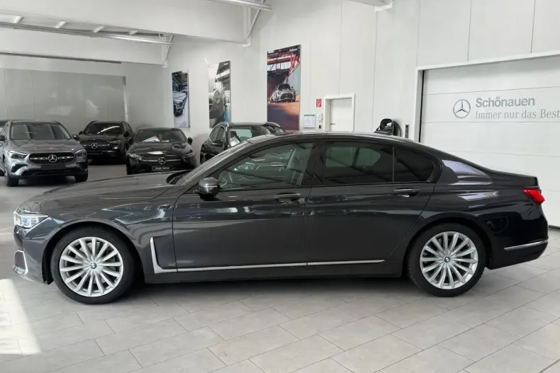 BMW 740 din 2022 cu 90.106 km - oferta BMW121789 - foto 3