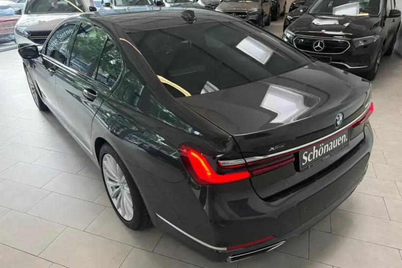 BMW 740 din 2022 cu 90.106 km - oferta BMW121789 - foto 4