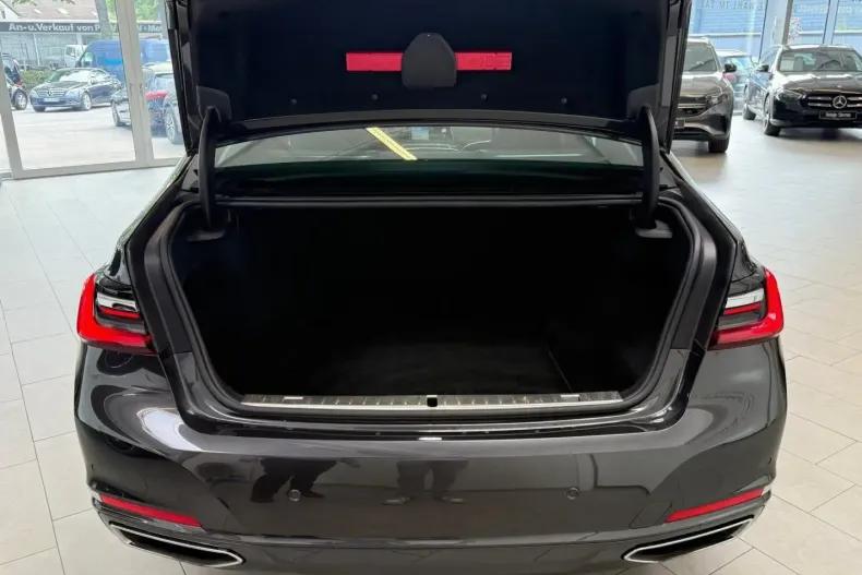 BMW 740 din 2022 cu 90.106 km - oferta BMW121789 - foto 6