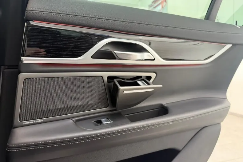 BMW 740 din 2022 cu 90.106 km - oferta BMW121789 - foto 16