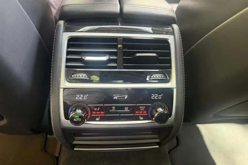 BMW 740 din 2022 cu 90.106 km - oferta BMW121789 - foto 21