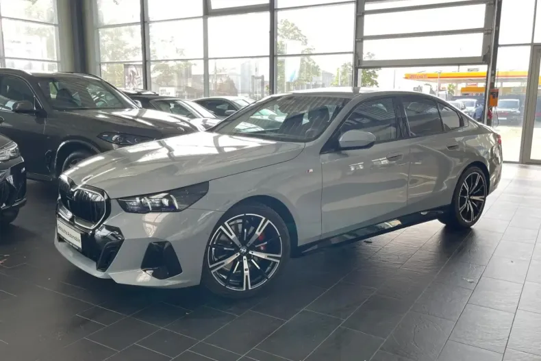 BMW 520 din 2025 cu 7.700 km - oferta BMW121795 - foto 1