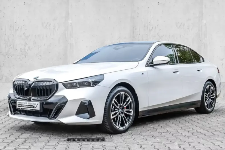 BMW 520 din 2024 cu 26.257 km - oferta BMW121801 - foto 1