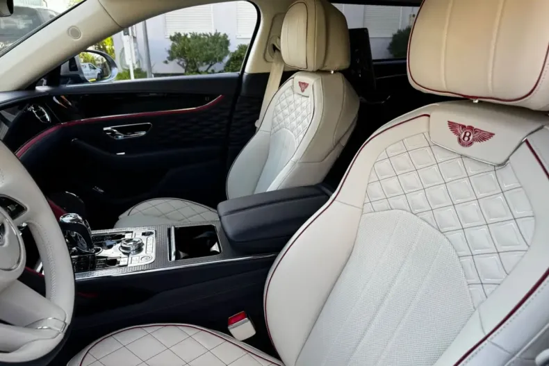 Bentley Flying Spur din 2024 cu 90 km - oferta BEN121804 - foto 7