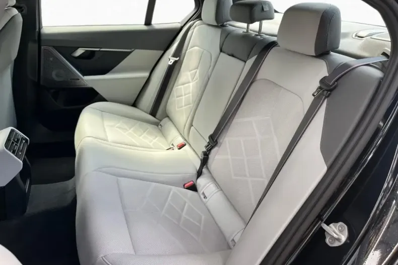 BMW 520 din 2024 cu 12.000 km - oferta BMW121807 - foto 8