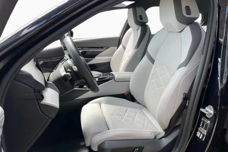 BMW 520 din 2024 cu 12.000 km - oferta BMW121807 - foto 13