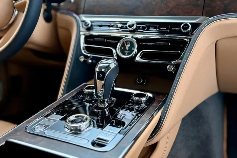 Bentley Flying Spur din 2024 cu 21.000 km - oferta BEN121809 - foto 10