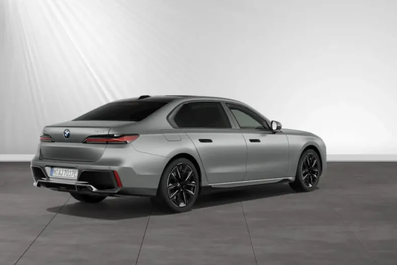 BMW 750 din 2024 cu 38.935 km - oferta BMW121815 - foto 3