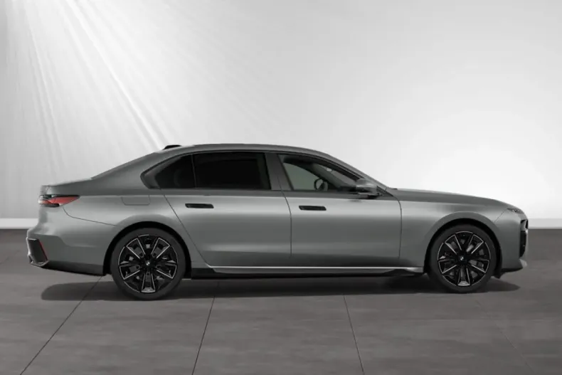 BMW 750 din 2024 cu 38.935 km - oferta BMW121815 - foto 9