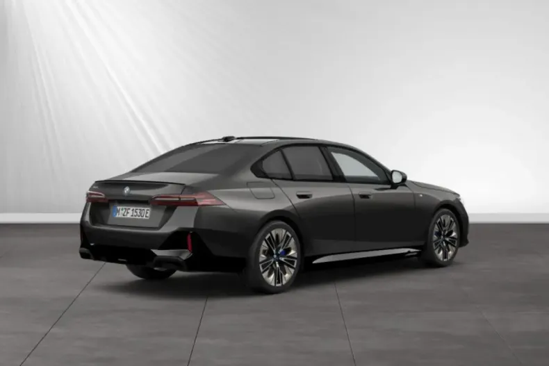 BMW 550 din 2024 cu 3.500 km - oferta BMW121816 - foto 7