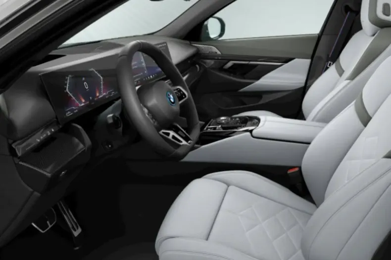 BMW 550 din 2024 cu 3.500 km - oferta BMW121816 - foto 8