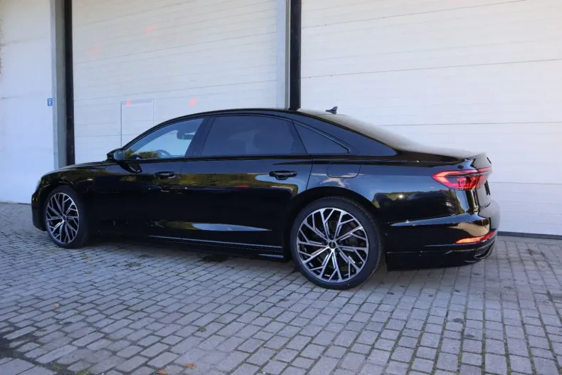 Audi A8 din 2024 cu 11.000 km - oferta AUD121821 - foto 3