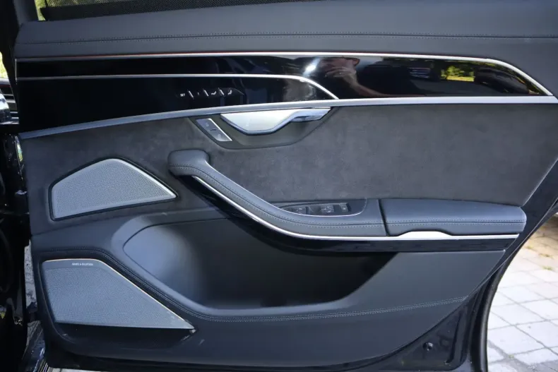 Audi A8 din 2024 cu 11.000 km - oferta AUD121821 - foto 12