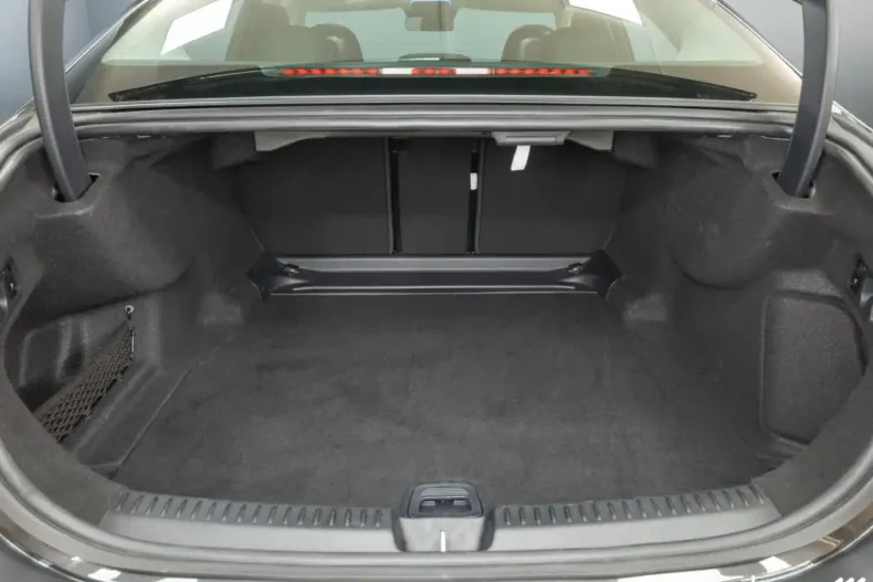 Mercedes-Benz E 220 din 2024 cu 31.826 km - oferta MER121844 - foto 10