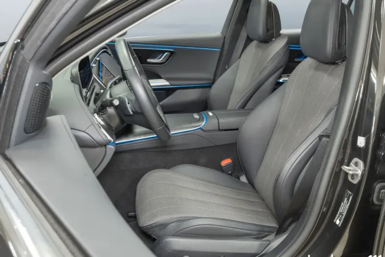 Mercedes-Benz E 220 din 2024 cu 31.826 km - oferta MER121844 - foto 13