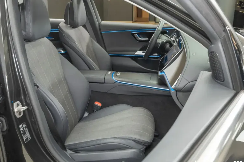 Mercedes-Benz E 220 din 2024 cu 31.826 km - oferta MER121844 - foto 16