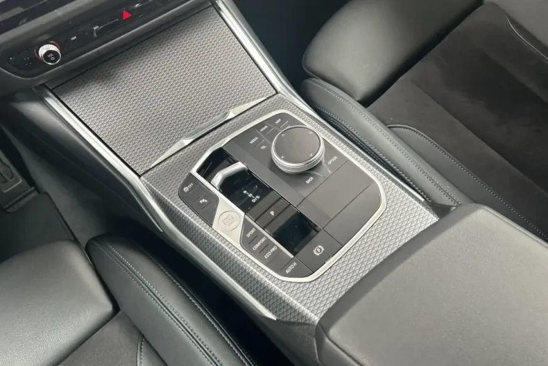 BMW 318 din 2024 cu 25.400 km - oferta BMW121869 - foto 9