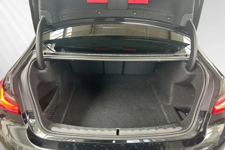 BMW 318 din 2024 cu 25.400 km - oferta BMW121869 - foto 11