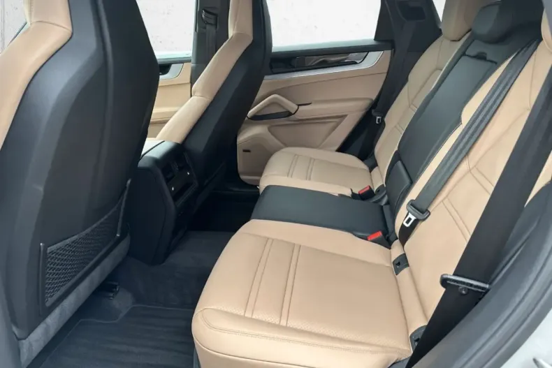 Porsche Cayenne din 2024 cu 21.850 km - oferta POR121915 - foto 8