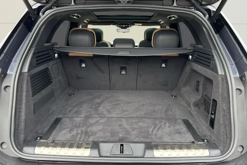 Land Rover Range Rover Sport din 2024 cu 5.900 km - oferta LAN121922 - foto 8