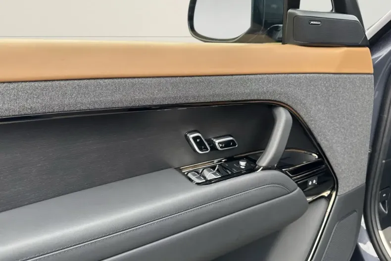 Land Rover Range Rover Sport din 2024 cu 5.900 km - oferta LAN121922 - foto 16