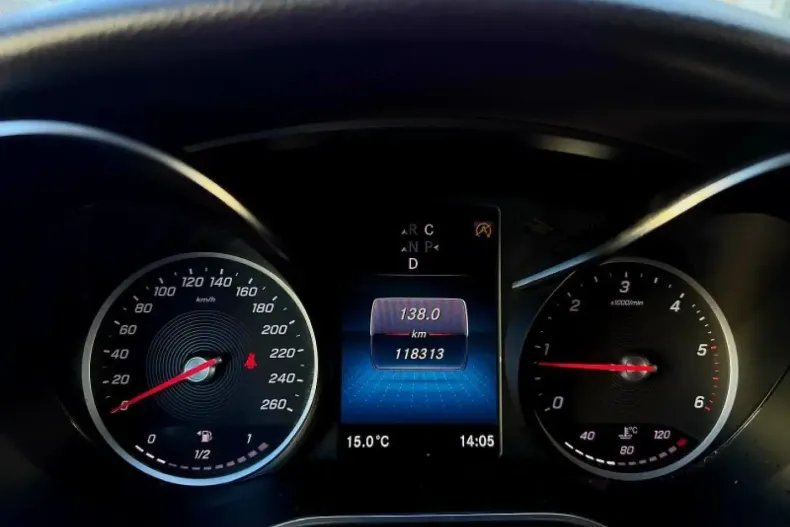 Mercedes-Benz V 250 din 2022 cu 118.313 km - oferta MER121931 - foto 8