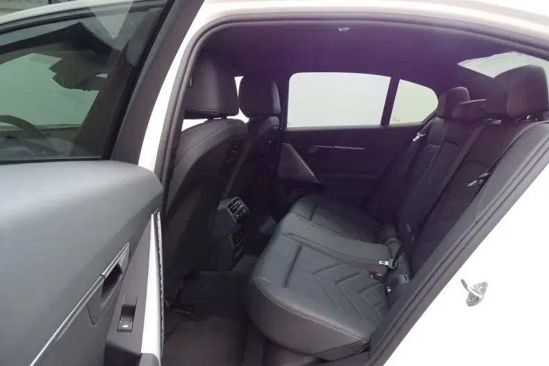 BMW 520 din 2024 cu 24.000 km - oferta BMW121933 - foto 8