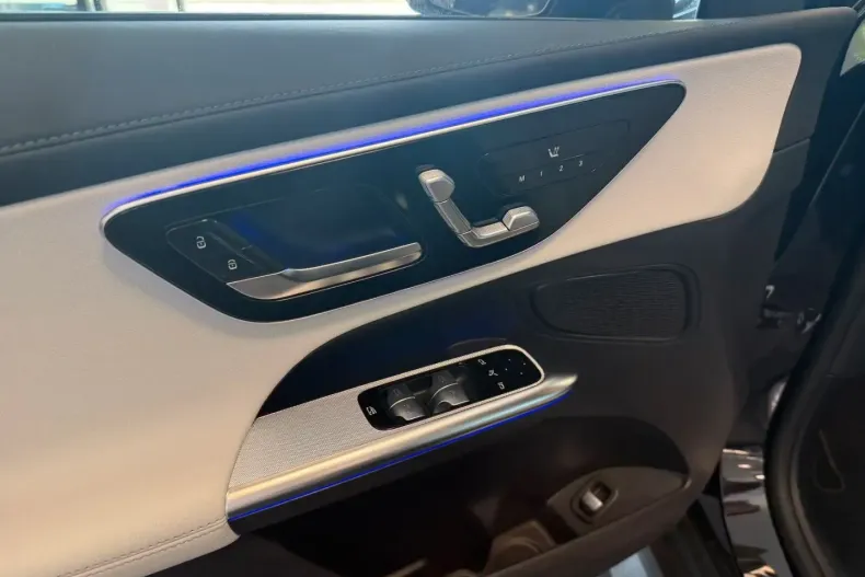 Mercedes-Benz GLC 300 din 2024 cu 12.483 km - oferta MER121944 - foto 11