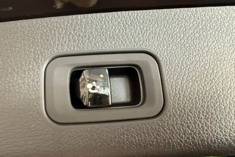 Mercedes-Benz GLC 300 din 2024 cu 12.483 km - oferta MER121944 - foto 24