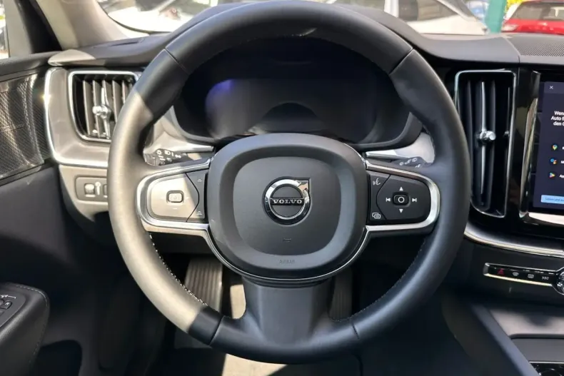 Volvo XC60 din 2022 cu 79.890 km - oferta VOL121955 - foto 11