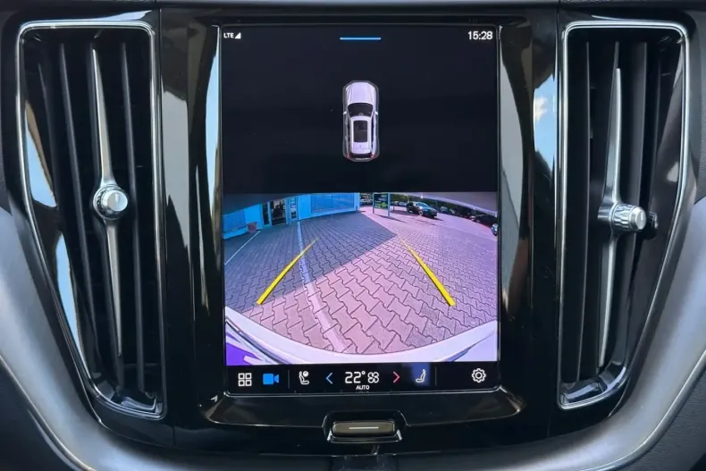 Volvo XC60 din 2022 cu 79.890 km - oferta VOL121955 - foto 13